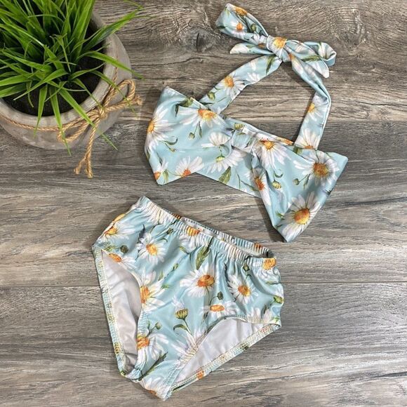 NWOT- 2 Piece Daisy Toddler Swimsuit Size 2T - Picture 1 of 7